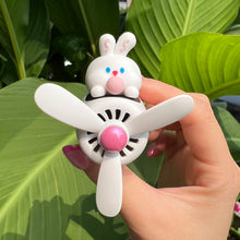 Load image into Gallery viewer, Rotating Propeller Car Diffuser