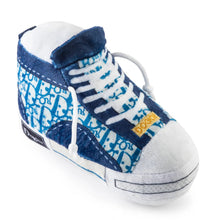Load image into Gallery viewer, Dogior High-Top Tennis Shoe dog Toy
