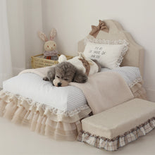 Load image into Gallery viewer, Princess Pet Bed (M)
